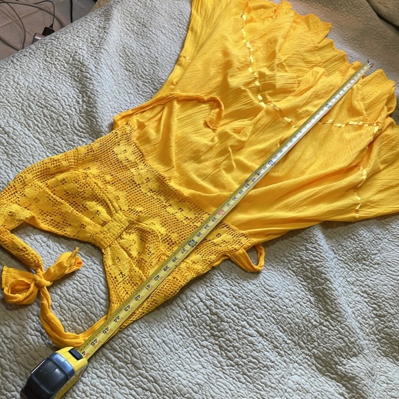 Crochet, asymmetric halter - Picture 7 of 7